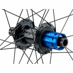 Tune TSR22 Disc Center Lock 28" Laufradsatz Modell 2021 -Crankbrothers Verkäufe 388791